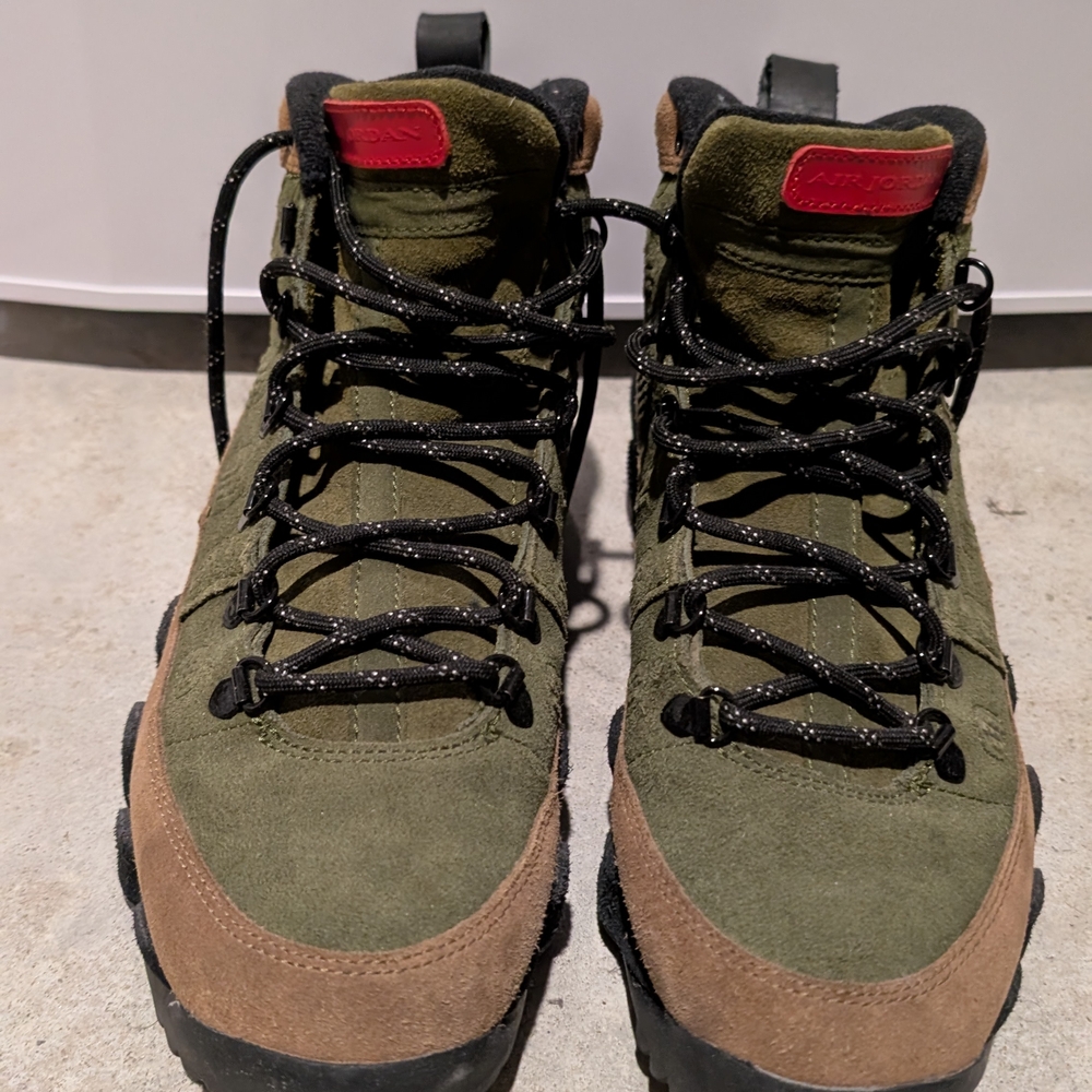 Men's Nike Green and Brown Hiking Boots